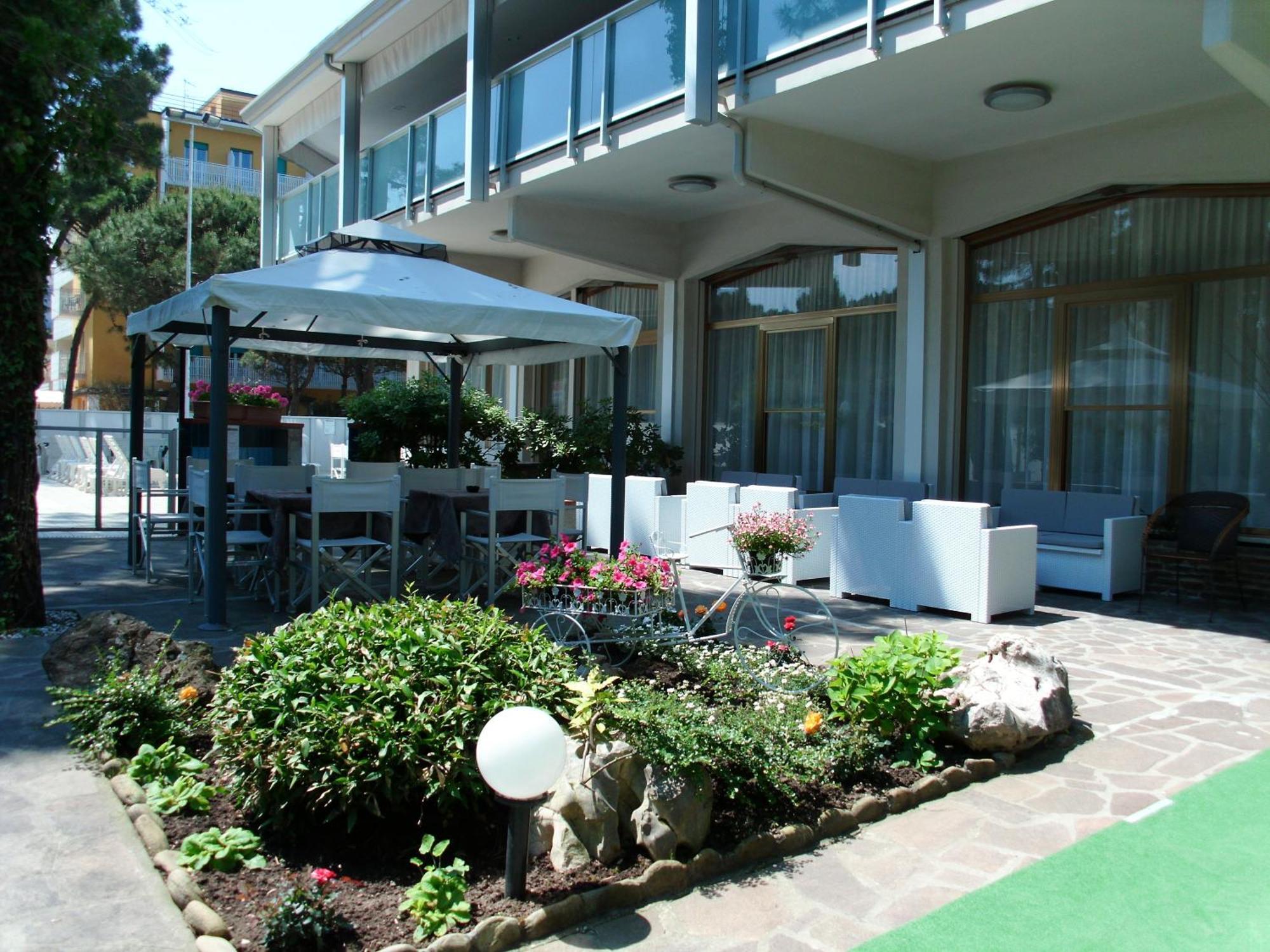 Hotel Sahara Milano Marittima Dış mekan fotoğraf